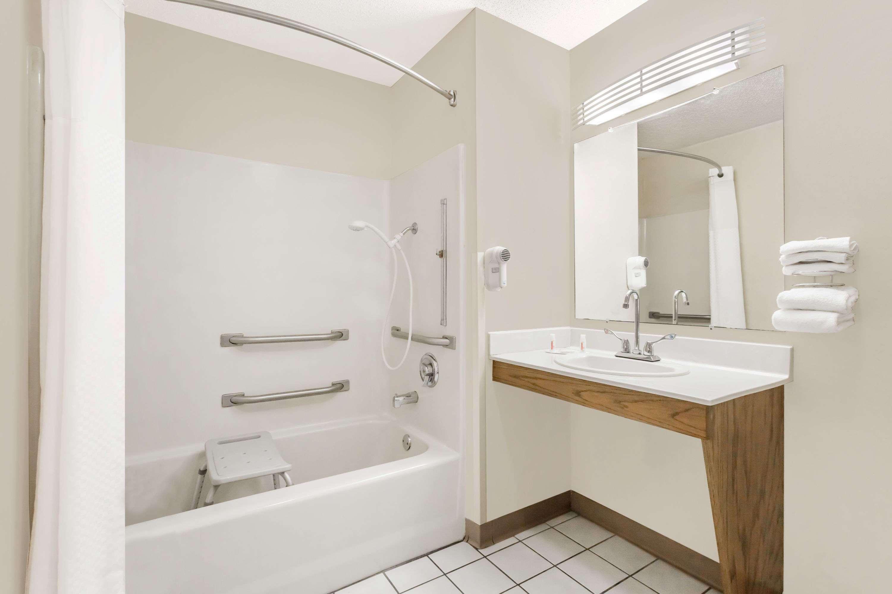 Hotel Baymont By Wyndham Anderson Clemson Extérieur photo