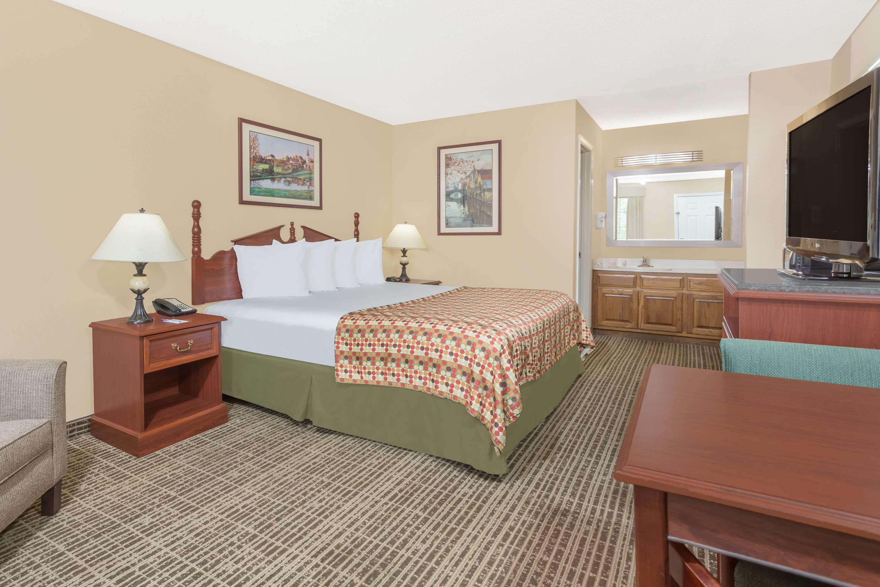 Hotel Baymont By Wyndham Anderson Clemson Extérieur photo