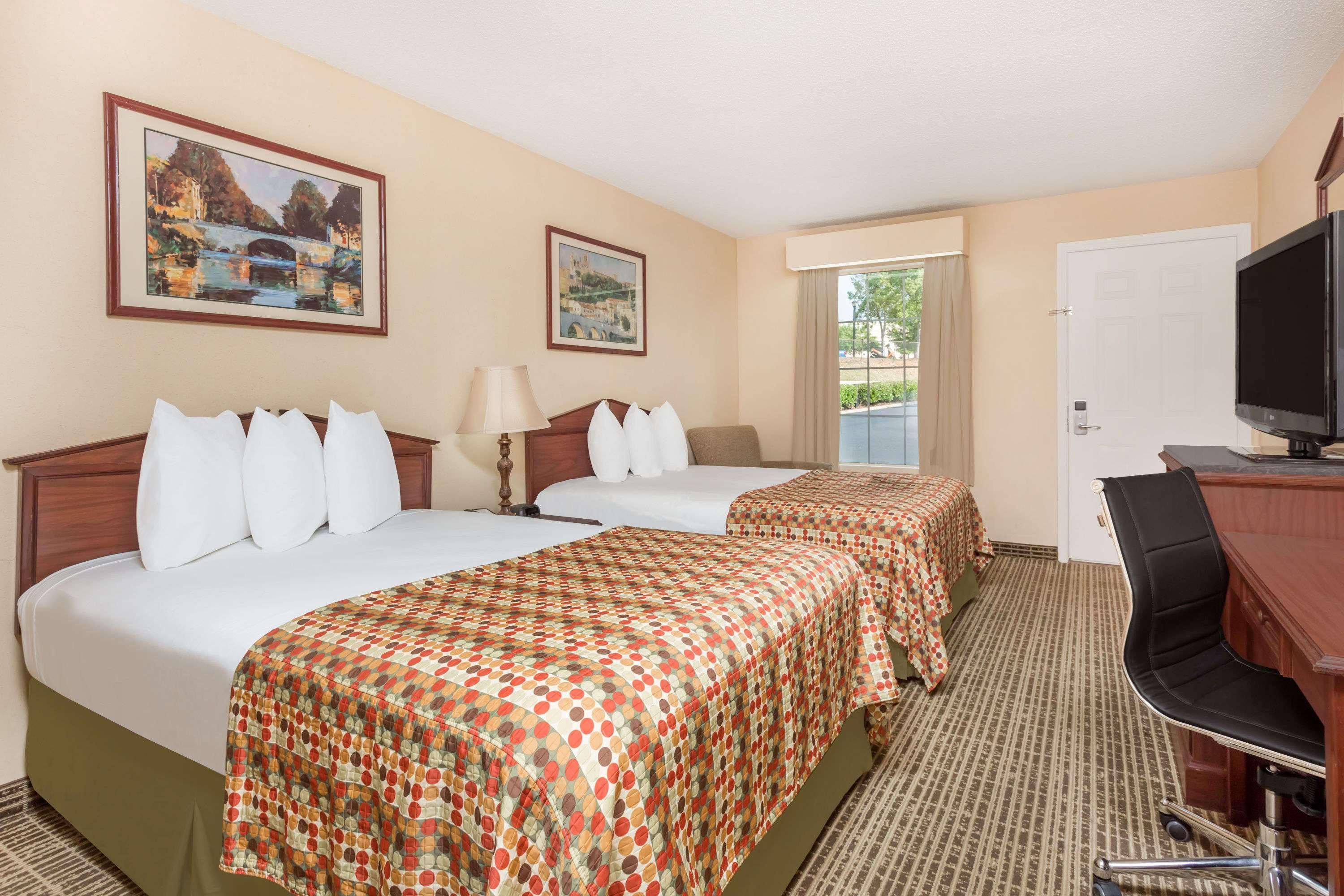 Hotel Baymont By Wyndham Anderson Clemson Extérieur photo